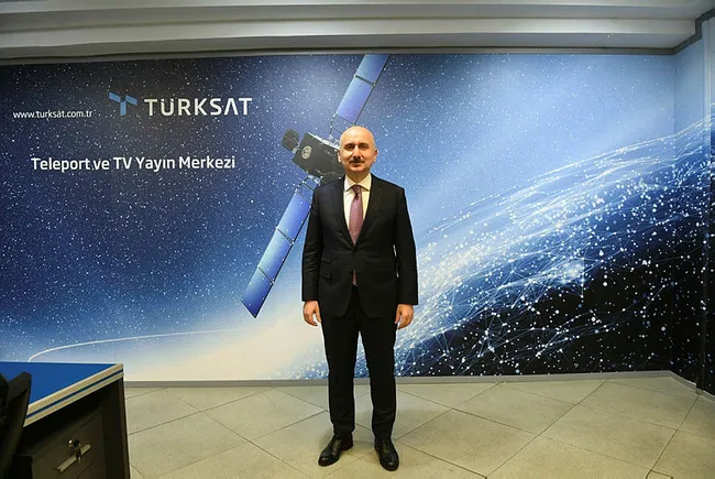turksat-ile-elon-muskin-sirketi-space-x-arasinda-anlasma-tamam-2023de-uzaya-firlatilacak-1631866518112.jpg