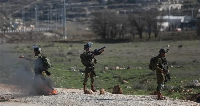 İsrail ordusu Batı Şeria’da üniversiteye baskın düzenledi, öğrencileri gözaltına aldı İsrail ordusu Batı Şeria’da üniversiteye baskın düzenledi, öğrencileri gözaltına aldı