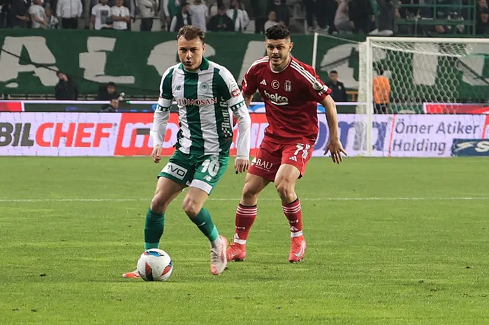 canli-konyaspor-besiktas-karsilasmada-ilk-yari-oynaniyor-1742062362491.jpeg