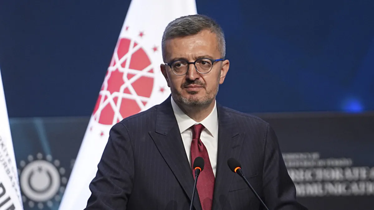 İletişim Başkanı Duran’dan 27 Mayıs darbesine ilişkin paylaşım: Hukuk ve siyaset ağır baskı altında kalmıştır İletişim Başkanı Duran’dan 27 Mayıs darbesine ilişkin paylaşım: Hukuk ve siyaset ağır baskı altında kalmıştır