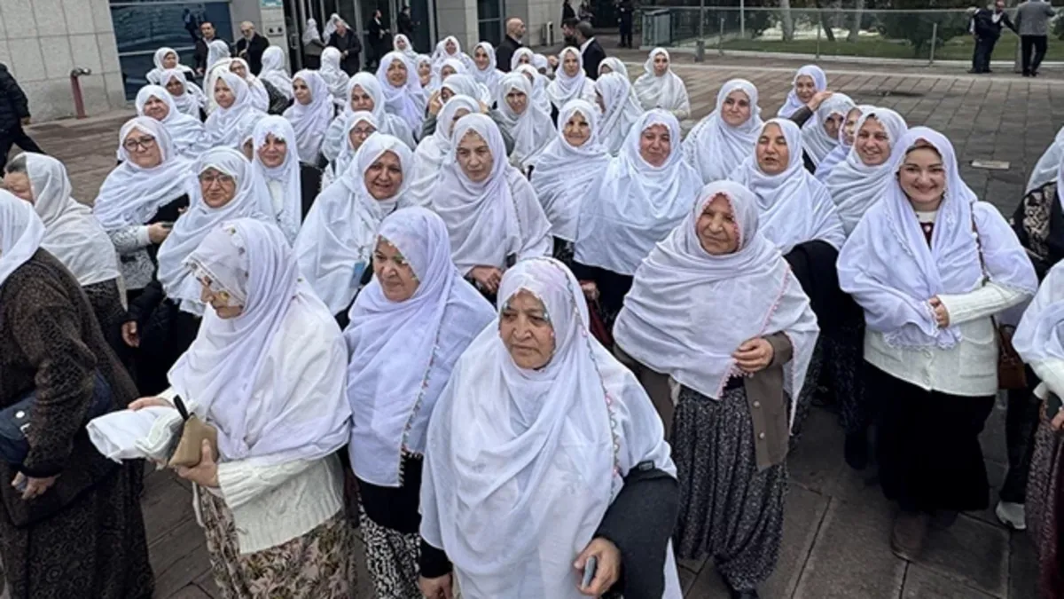 SON DAKİKA: Başkan Erdoğan Zeynep Güneş’i Meclis’te yanına aldı: 28 Şubat artığı zihniyeti bir kez daha lanetliyorum SON DAKİKA: Başkan Erdoğan Zeynep Güneş’i Meclis’te yanına aldı: 28 Şubat artığı zihniyeti bir kez daha lanetliyorum