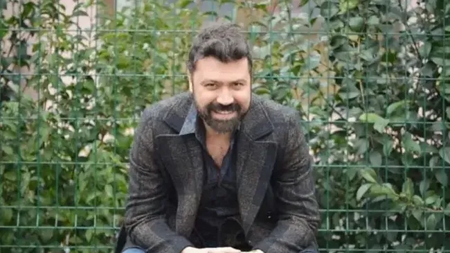 sanat-maskeli-provokasyon-baris-atay-ve-bulent-emrah-parlaktan-rezil-gosteri-milli-ve-manevi-degerleri-hedef-a-1782411864958.jpeg Sanat maskeli provokasyon! Barış Atay ve Bülent Emrah Parlak’tan rezil gösteri: Milli ve manevi değerleri hedef aldılar