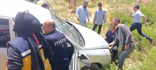 musta-tren-otomobile-carpti-3-yarali-1784114632758.jpg