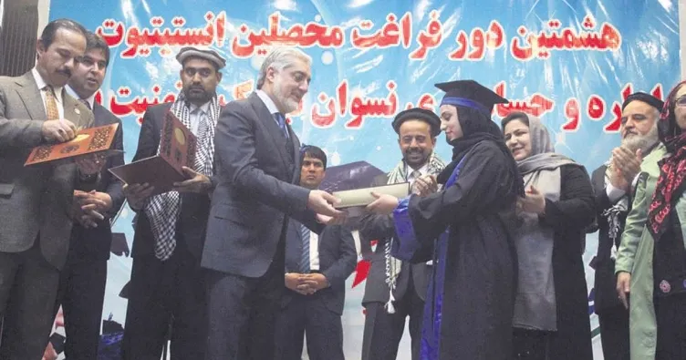 TİKA, hurdalığı okula dönüştürdü