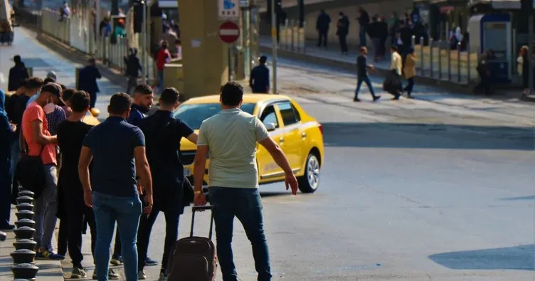 Polis taksileri radarına aldı: Kılıktan kılığa girip cezayı kestiler