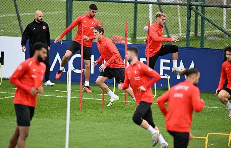 a-milli-futbol-takimi-hirvatistan-macinin-hazirliklarina-basladi-1696889974632.jpg