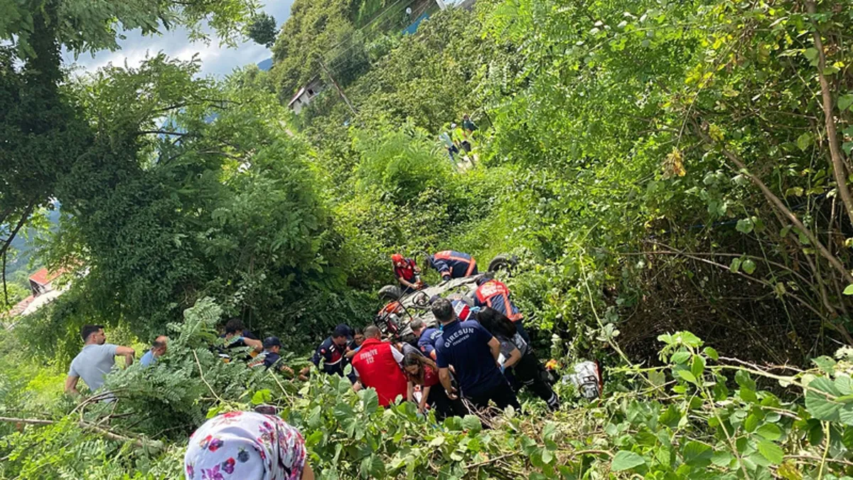Giresun'da fındık bahçesine yuvarlanan otomobilin kaza yeri