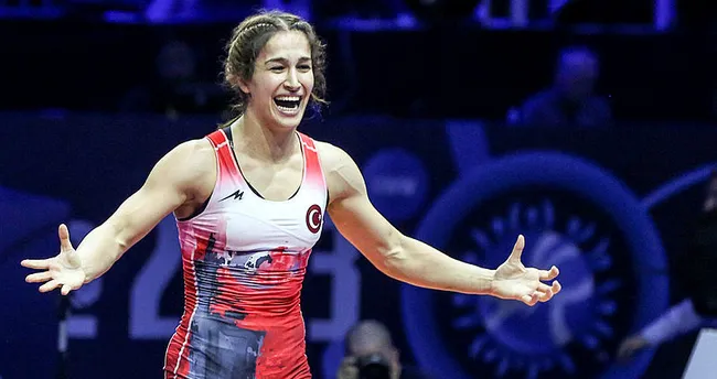 Milli güreşçi Buse Tosun Çavuşoğlu dünya şampiyonu oldu Milli güreşçi Buse Tosun Çavuşoğlu dünya şampiyonu oldu