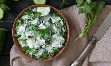 Yoğurtlu salata tarifi: Serinleten nefis bir lezzet