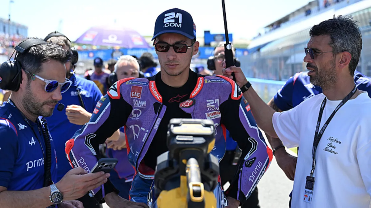 MotoGP’nin Fransa’daki sprint yarışında Toprak Razgatlıoğlu, 14. oldu MotoGP’nin Fransa’daki sprint yarışında Toprak Razgatlıoğlu, 14. oldu