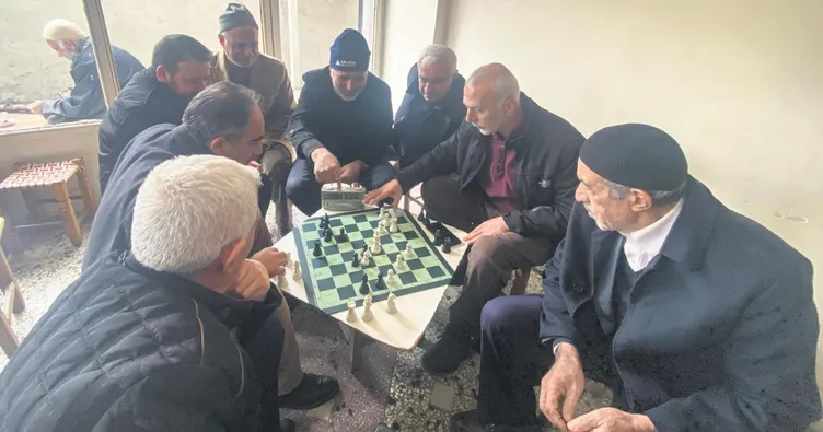 Bu çayevinde oyunun adı satranç