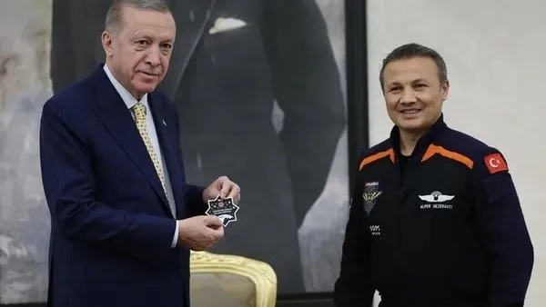 Başkan Erdoğan, Türkiye'nin ilk astronotu Gezeravcı ve ailesini kabul etti | Video