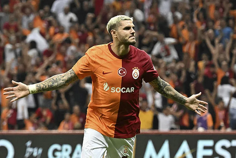 son-dakika-haberi-super-ligde-ilk-derbi-galatasaray-trabzonspor-macinda-ilk-gol-geldi-canli-1692472478026.jpg