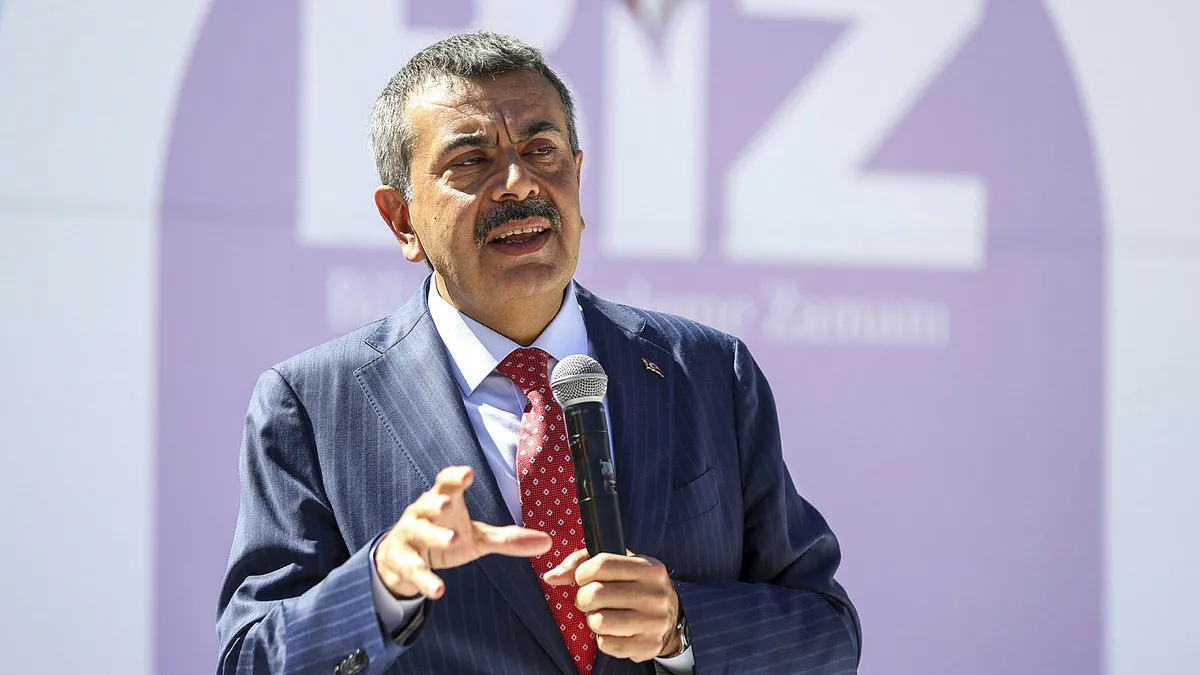 Milli Eğitim Bakanı Yusuf Tekin’den kayıt ücreti açıklaması: Şikayeti olan Bakanlığa ulaşsın Milli Eğitim Bakanı Yusuf Tekin’den kayıt ücreti açıklaması: Şikayeti olan Bakanlığa ulaşsın
