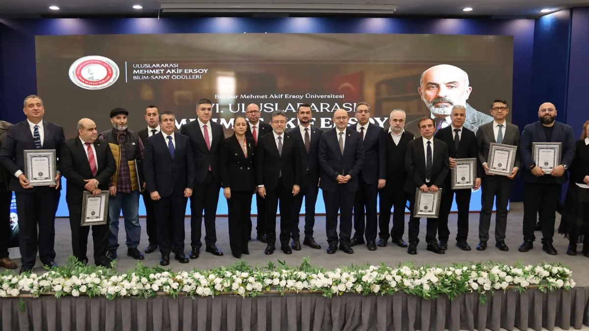 6. Uluslararası Mehmet Akif Ersoy Bilim ve Sanat Ödülleri sahiplerini buldu 6. Uluslararası Mehmet Akif Ersoy Bilim ve Sanat Ödülleri sahiplerini buldu