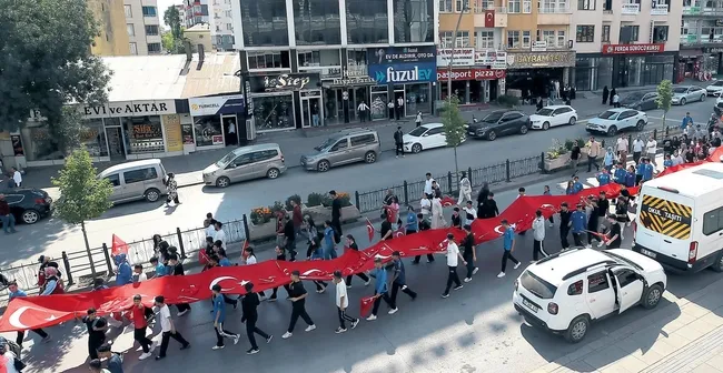 bizi-ayakta-tutan-vatan-aski-1789758797013.jpeg