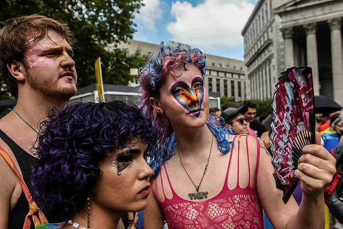 Rusya'dan LGBT sapkınlığına karşı flaş adım: Resmen yasakladılar! O listeye dahil ettiler