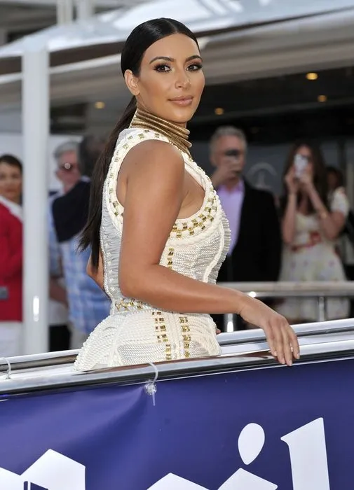 Kim Kardashian bekaretini 14 yaşında kaybetmiş