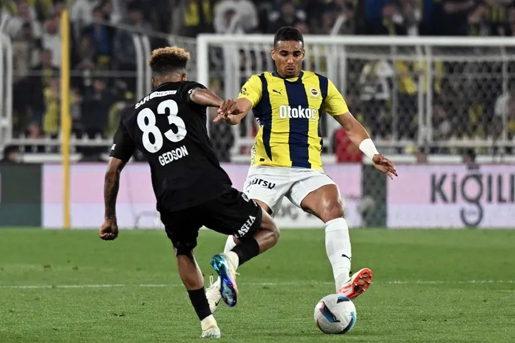 Fenerbahçe'de 2 yıldız takımdan ayrılıyor! Kanarya kasayı dolduracak... 12 Fenerbahçe’de 2 yıldız takımdan ayrılıyor! Kanarya kasayı dolduracak...