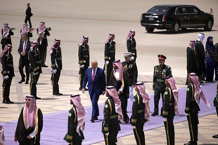 ABD Başkanı Trump’ın Orta Doğu turu başladı! Suudi Arabistan’a ayak bastı