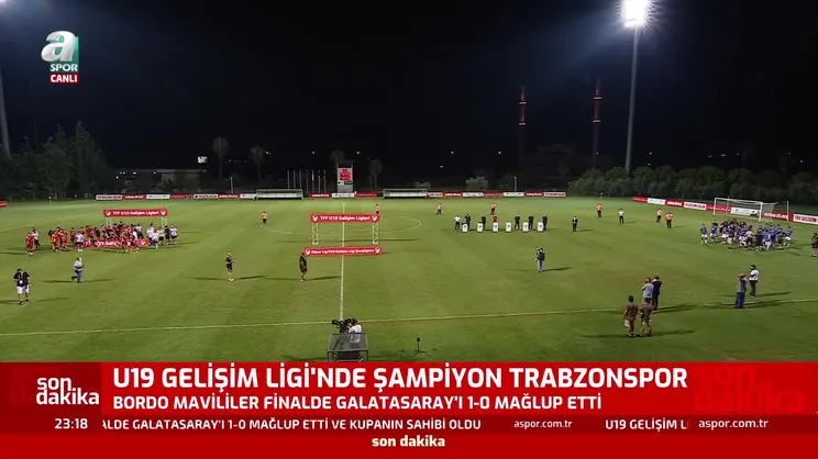 U19 Gelişim Ligi'nde şampiyon Trabzonspor! İşte kupa töreni...