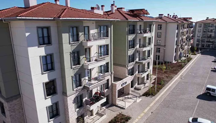 Deprem bölgesinde yaralar sarılıyor: İşte il il teslime hazır konut sayısı...