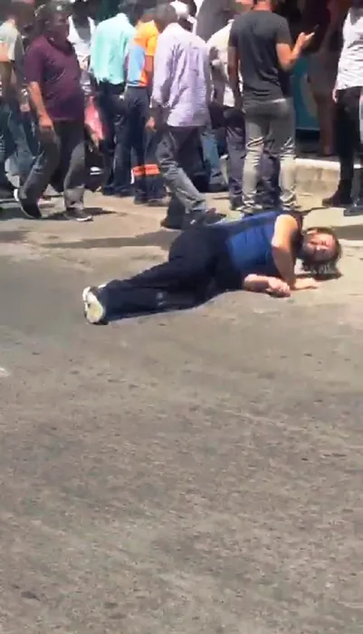 Son dakika: Antalya'da saldırgan dehşet saçtı! Yaralı polis böyle etkisiz hale getirdi! Saniye saniye o anlar...