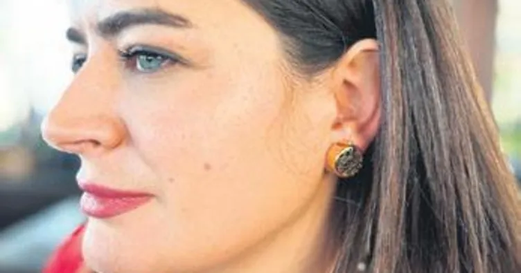 İşitme cihazı kulağa ‘küpe’ oldu