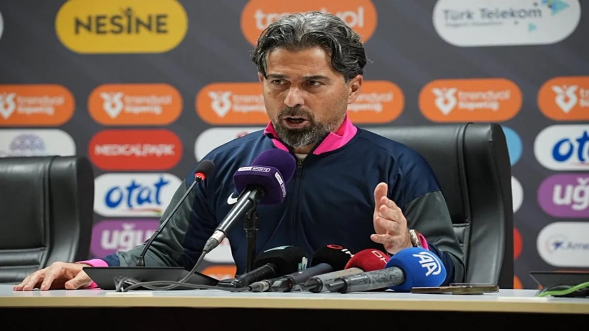 Çaykur Rizespor Teknik Direktörü İlhan Palut: “İhtiyacımız olan bir galibiyet aldık” Çaykur Rizespor Teknik Direktörü İlhan Palut: “İhtiyacımız olan bir galibiyet aldık”