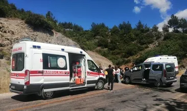 Tokat'ta feci kaza! Otomobiller kafa kafaya çarpıştı: 10 yaralı #tokat