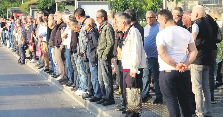 Otobüsler garajda, işçiler meydanda, vatandaş cefada... CHP yönetemiyor halk çile çekiyor