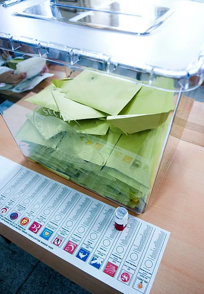 Seçime 2 hafta kala son seçim anketi! Kararsız seçmen kararını verdi: İşte oy oranları