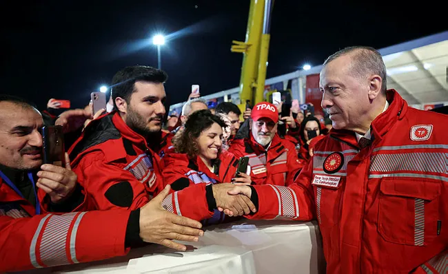 son-dakika-filyostan-dogal-gaz-mujdesi-baskan-erdogan-isinma-1-ay-mutfak-ve-sicak-su-1-yil-ucretsiz-1682016901367.jpg Son dakika haberi: Filyos'tan doğal gaz müjdesi! Başkan Erdoğan: Isınma 1 ay, mutfak ve sıcak su 1 yıl ücretsiz