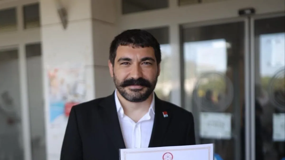 Son dakika: 400 bin TL ile suçüstü yapılmıştı…CHP’li Bodrum Meclis Üyesi rüşvetten tutuklandı Son dakika: 400 bin TL ile suçüstü yapılmıştı…CHP’li Bodrum Meclis Üyesi rüşvetten tutuklandı