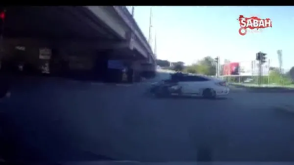 Ölümden dönen motosiklet sürücüsünün o anları kameraya böyle yansıdı | Video