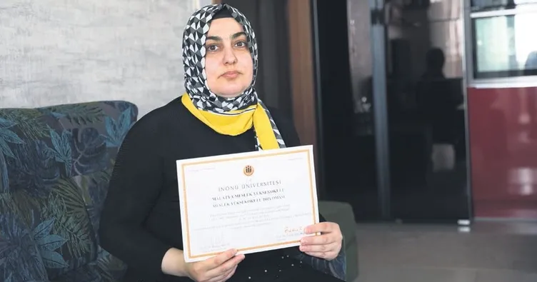 Yasak kalktığı gün peruğumu çöpe attım