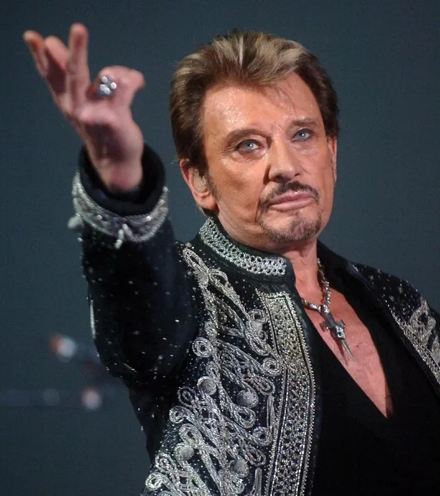 Unlu Sarkici Johnny Hallyday Hayatini Kaybetti Sabah