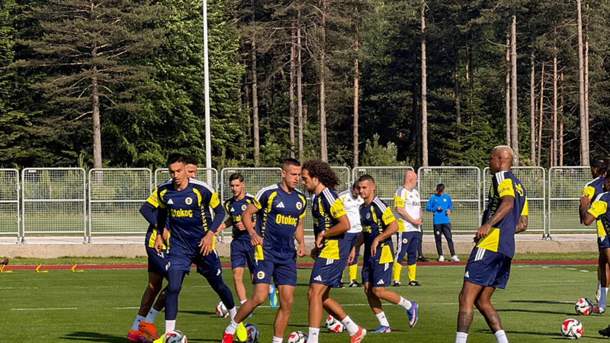Fenerbahçe yeni sezonun ilk antrenmanını yaptı! Skriniar katılmadı, Asensio ayrı çalıştı Fenerbahçe yeni sezonun ilk antrenmanını yaptı! Skriniar katılmadı, Asensio ayrı çalıştı