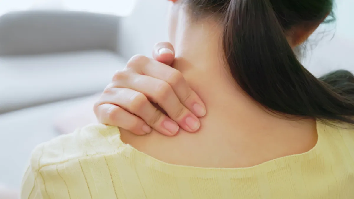 Boyun ağrısında en büyük hata açıklandı! Beyne giden damarları etkiliyor Boyun ağrısında en büyük hata açıklandı! Beyne giden damarları etkiliyor