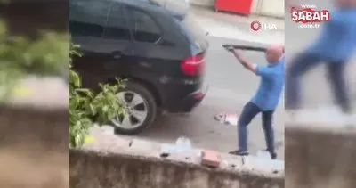 Silahlı çatışmadan çıkan mermi, dükkanının önünde duran spotçuyu kalbinden vurdu | Video