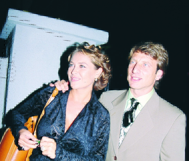 Eski eşiniz Kaya Çilingiroğlu’nun düğününe gider misiniz? sorusu Hülya Avşar’ı fena sinirlendirdi! Oğlum manyak mısın?