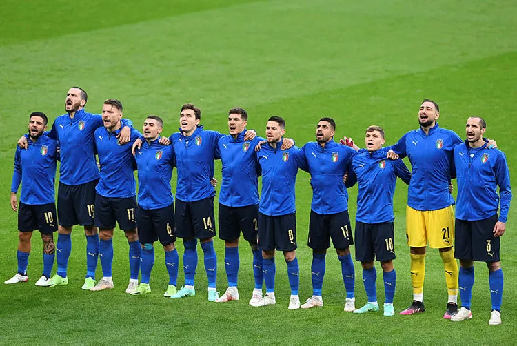 euro-2020de-ilk-finalist-italya-oldu-jorginhonun-penaltisi-cok-konusuldu-1625634444487.jpg