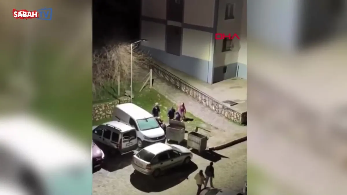 Tehditler savurunca eski eşinin komşuları tarafından sopayla dövüldü! Dehşet dolu anlar kamerada | Video videosunu izle Tehditler savurunca eski eşinin komşuları tarafından sopayla dövüldü! Dehşet dolu anlar kamerada | Video videosunu izle