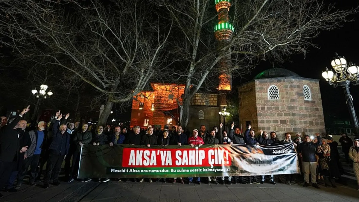 İsrail’in Mescid-i Aksa zulmü İstanbul’da protesto edildi İsrail’in Mescid-i Aksa zulmü İstanbul’da protesto edildi