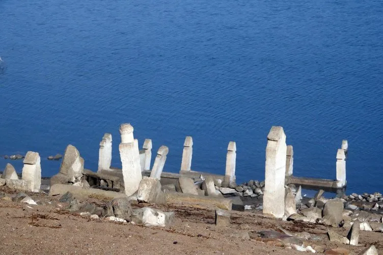 Baraj suları çekilince mezarlıklar yeniden ortaya çıktı