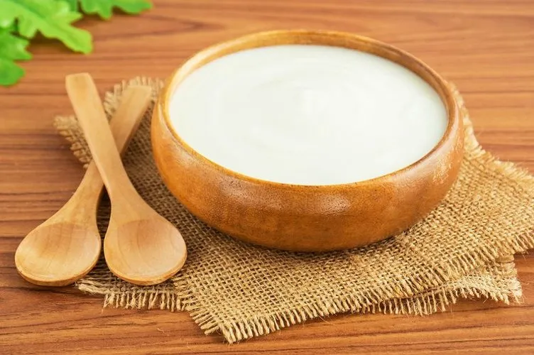 Kırışıklıklara yoğurtlu önlem