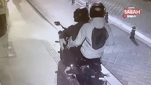 Kadıköy’de hırsızlar 10 saniyede 250 bin TL değerinde motosikleti böyle çaldı | Video