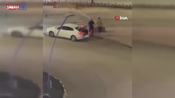 Kaldırım taşı hırsızlığı kamerada