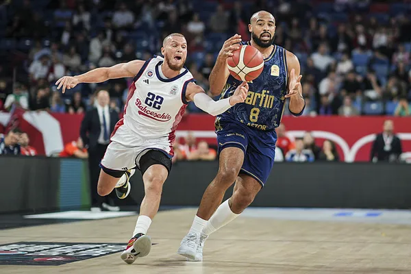 fenerbahce-tarfin-bahcesehir-kolejine-takildi-1790527896372.jpeg
