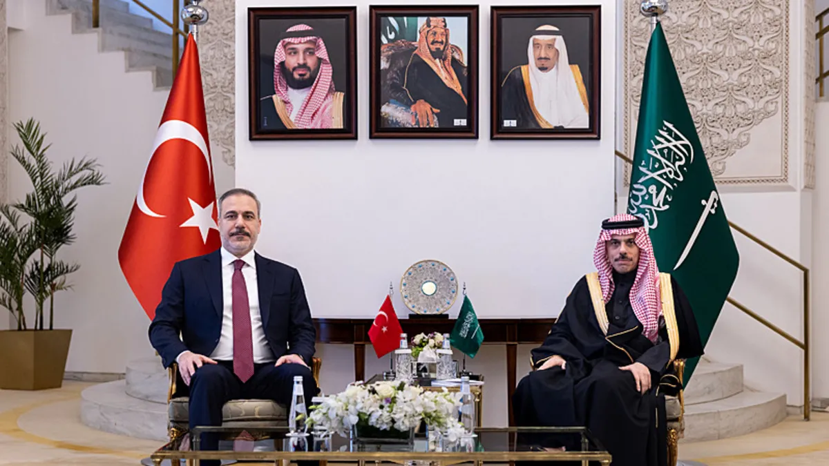 Bakan Fidan, Suudi Arabistan Dışişleri Bakanı Al Suud ile görüştü Bakan Fidan, Suudi Arabistan Dışişleri Bakanı Al Suud ile görüştü